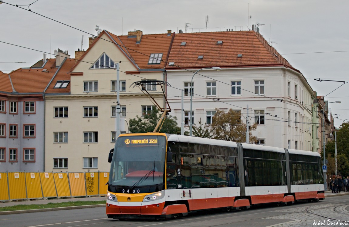 Škoda 15T Praha #9400