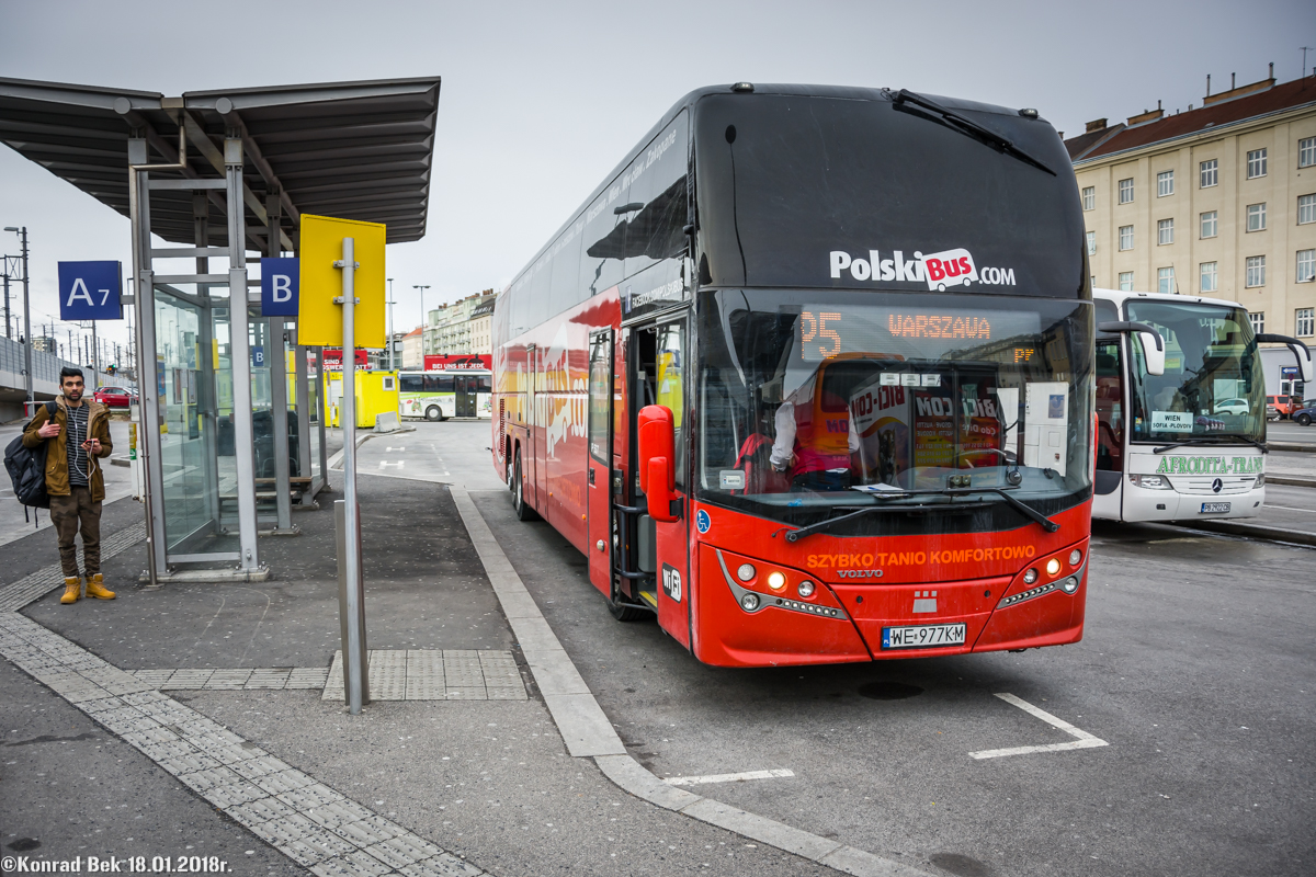 Volvo B11R 6x2 / Plaxton Elite i #P537