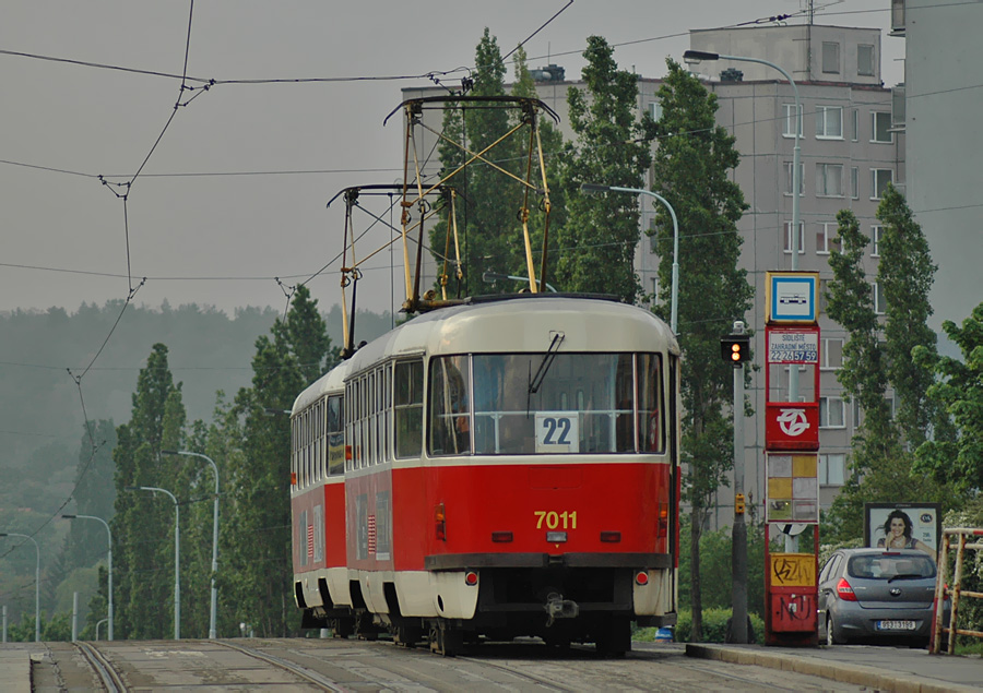 Tatra T3SU #7011