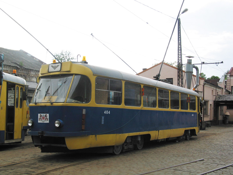 Tatra T3SU #404