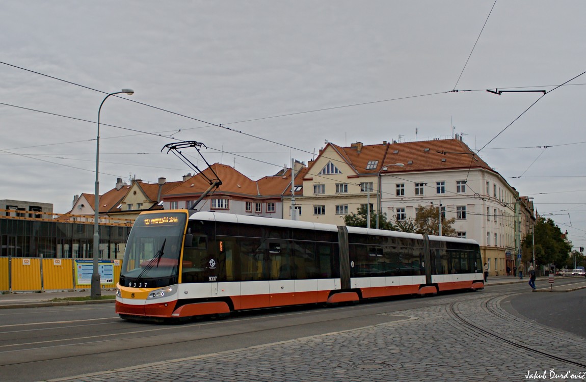 Škoda 15T Praha #9337