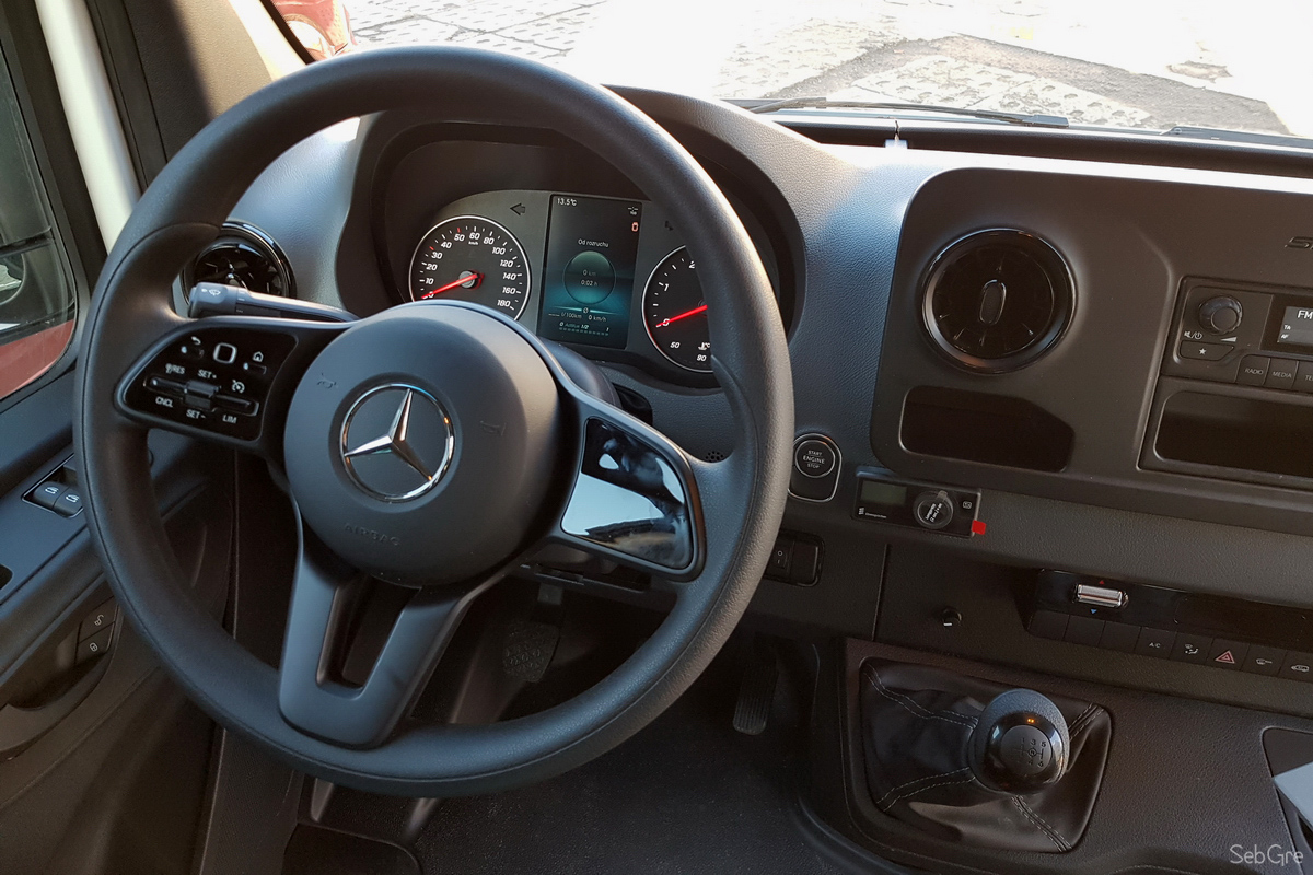 Mercedes-Benz 516 CDI / Mercus #WZ 5643Y