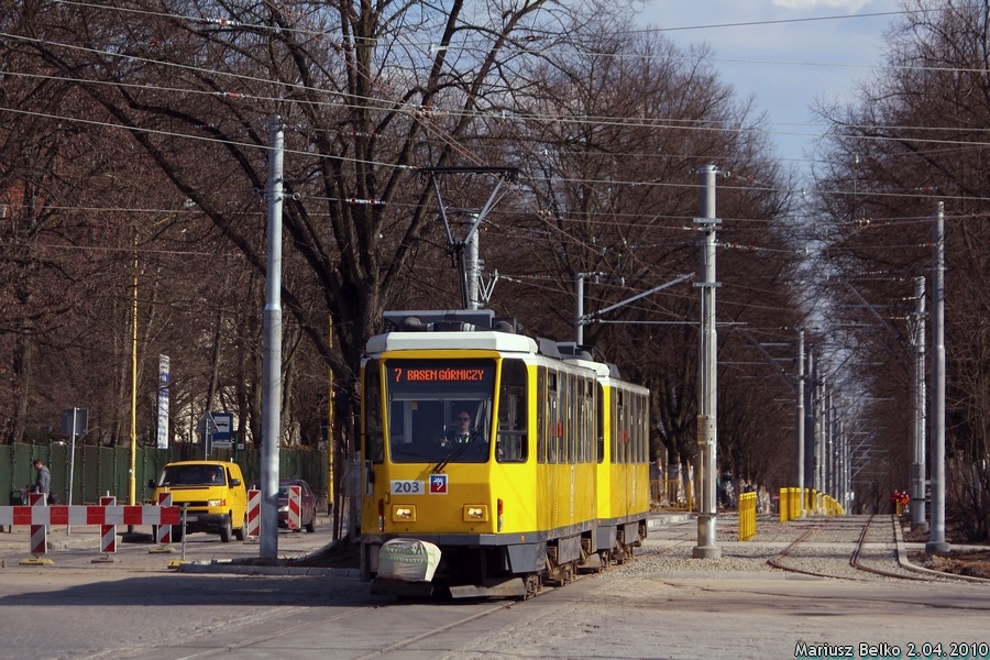Tatra T6A2D #203