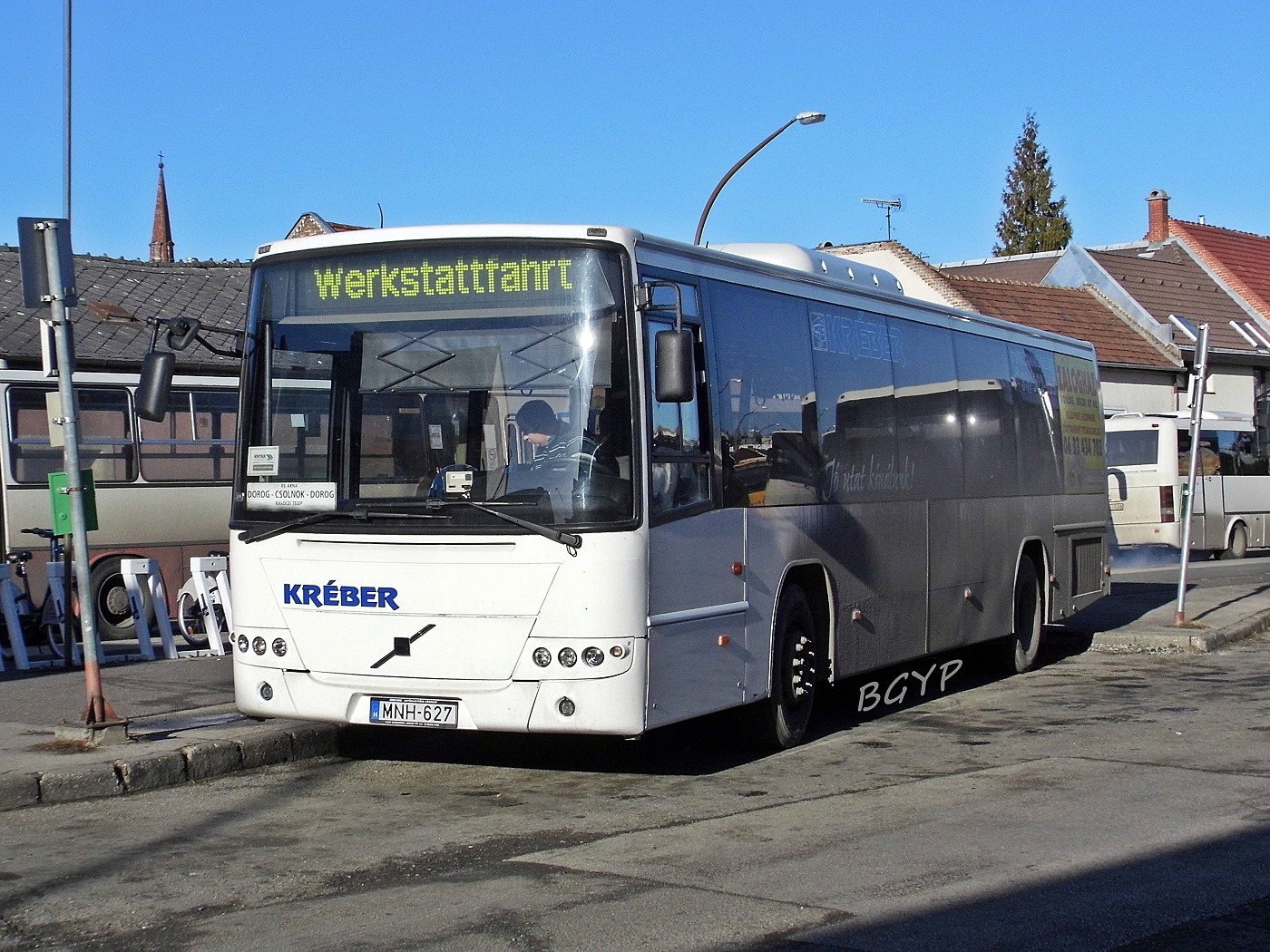 Volvo 8700LE #MNH-627