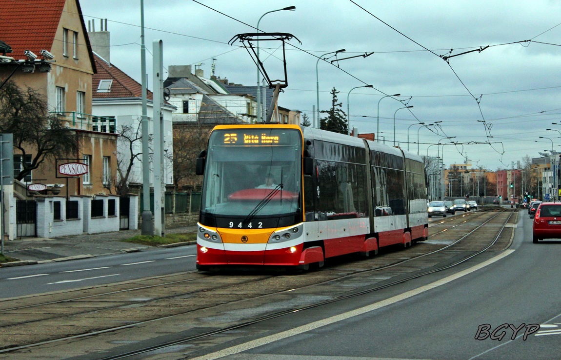 Škoda 15T Praha #9442