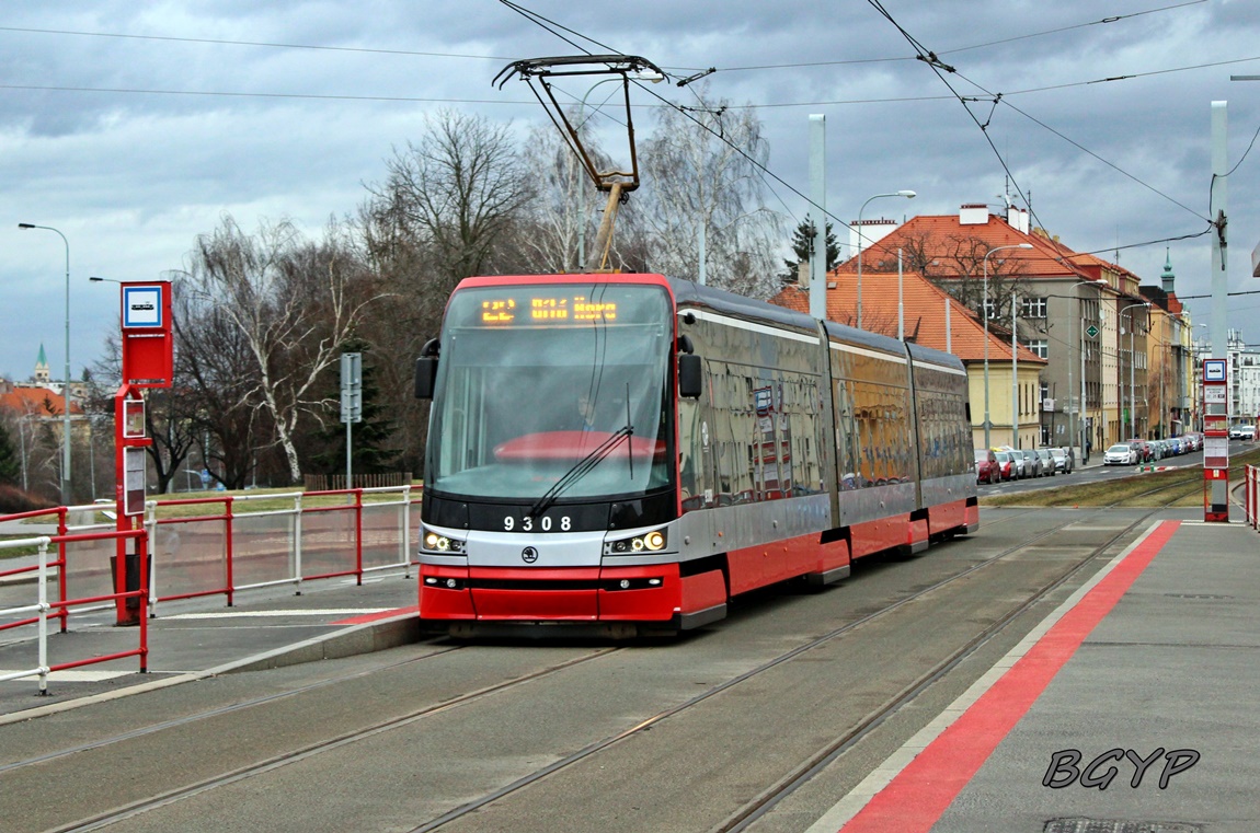Škoda 15T Praha #9308