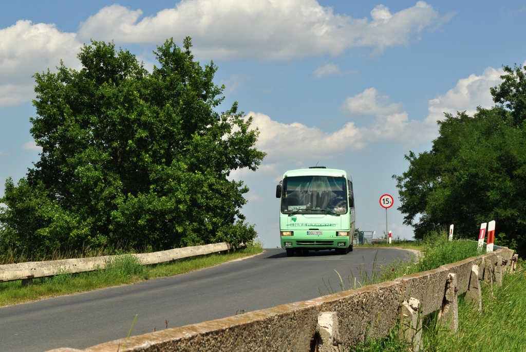 Iveco 100E18 / Kapena Tema #10507