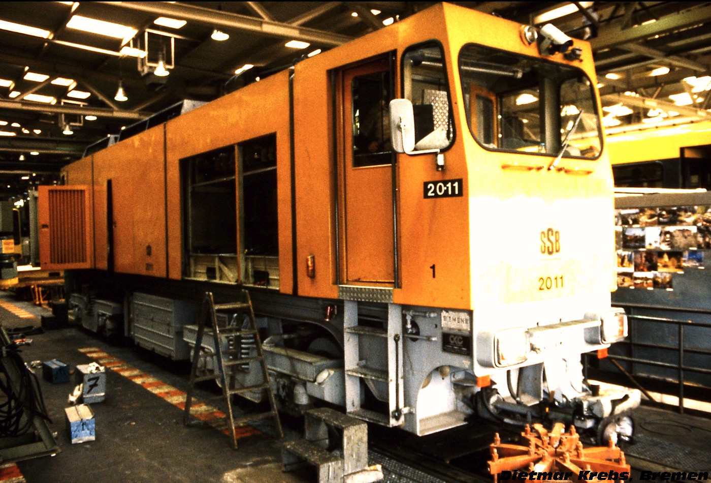 4-axle service Locomotive #2011